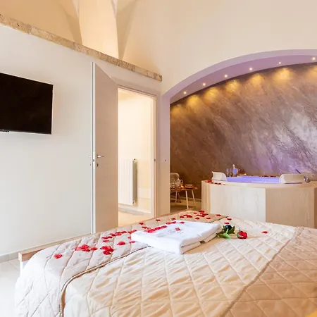 Dimora Liberta Luxury Con Vista Piazza E Vasca Idromassaggio In A 15 Minuti Dai 2 Mari Дом отдыха *