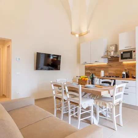 Дом отдыха Dimora Liberta Luxury Con Vista Piazza E Vasca Idromassaggio In A 15 Minuti Dai 2 Mari *